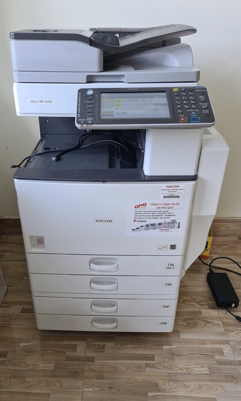 Bàn giao cho thuê máy photocopy cho khách hàng của Đa Phú Quý